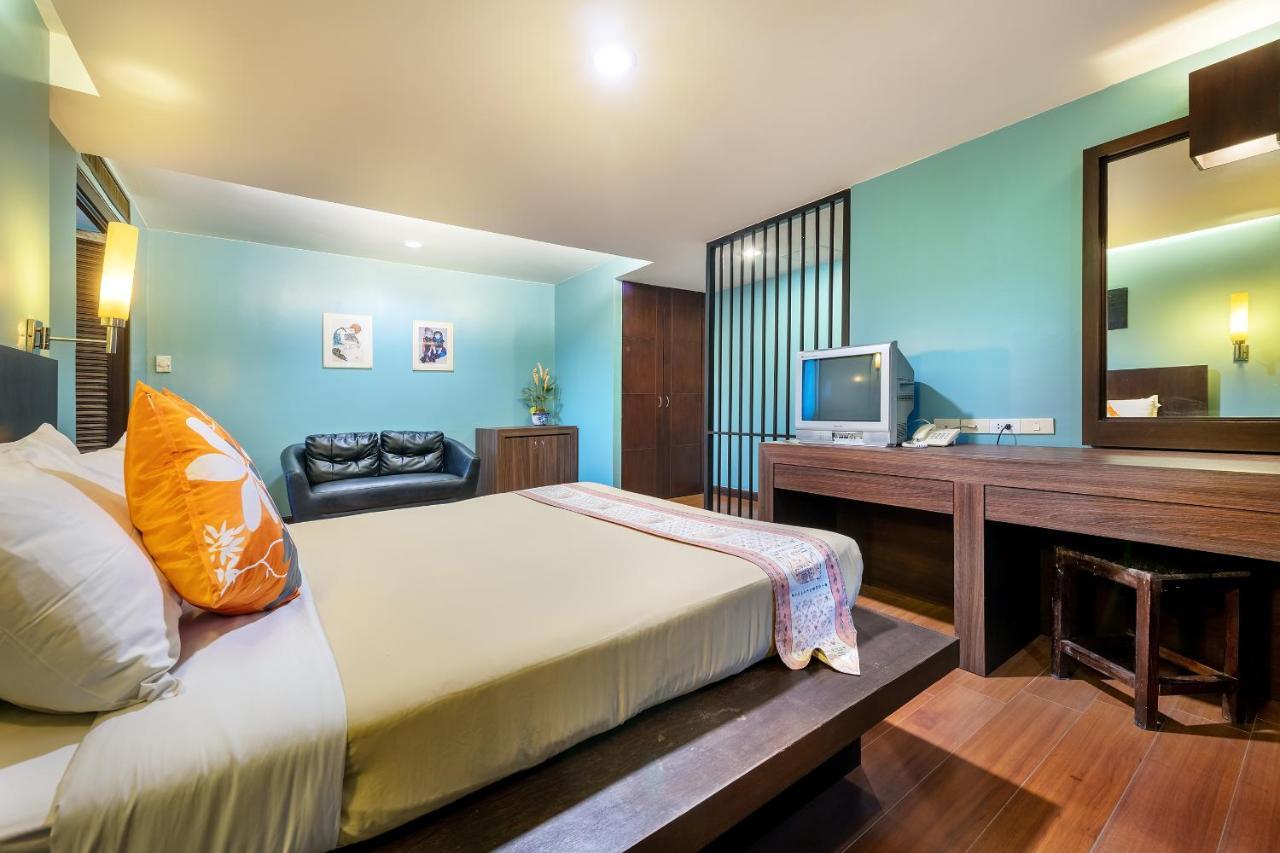 The Jomtien Twelve Hotel Exterior photo
