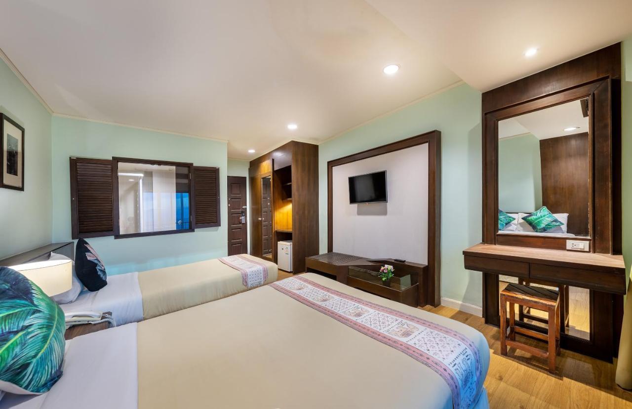 The Jomtien Twelve Hotel Exterior photo