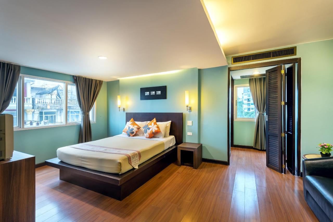 The Jomtien Twelve Hotel Exterior photo