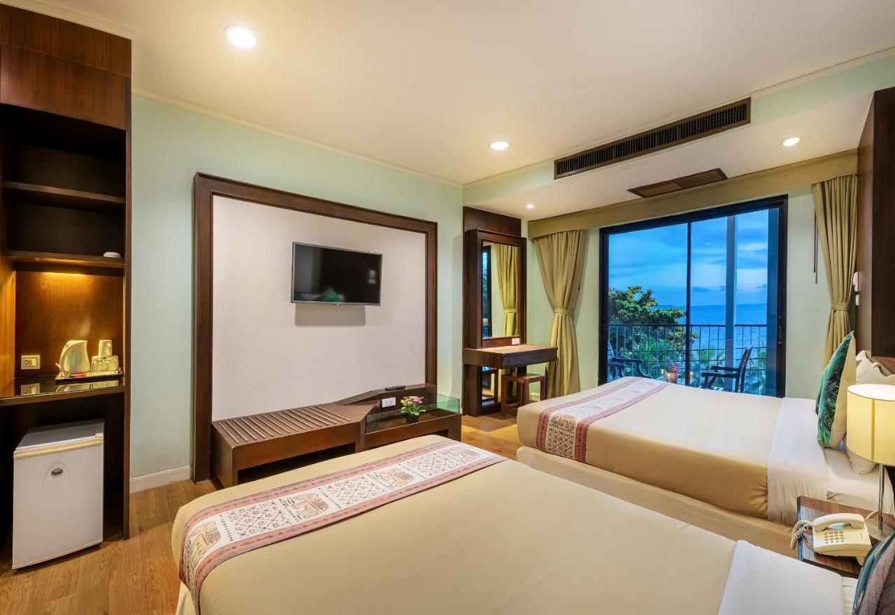 The Jomtien Twelve Hotel Exterior photo