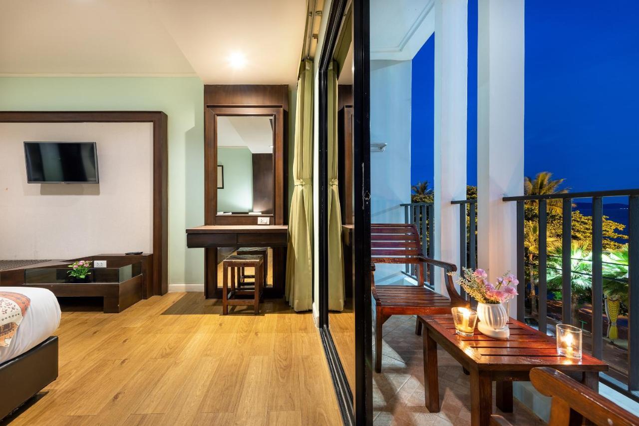 The Jomtien Twelve Hotel Exterior photo