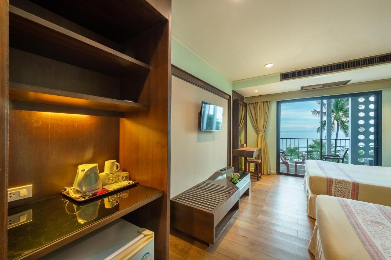 The Jomtien Twelve Hotel Exterior photo