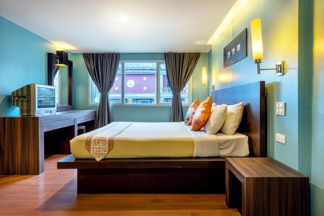 The Jomtien Twelve Hotel Exterior photo