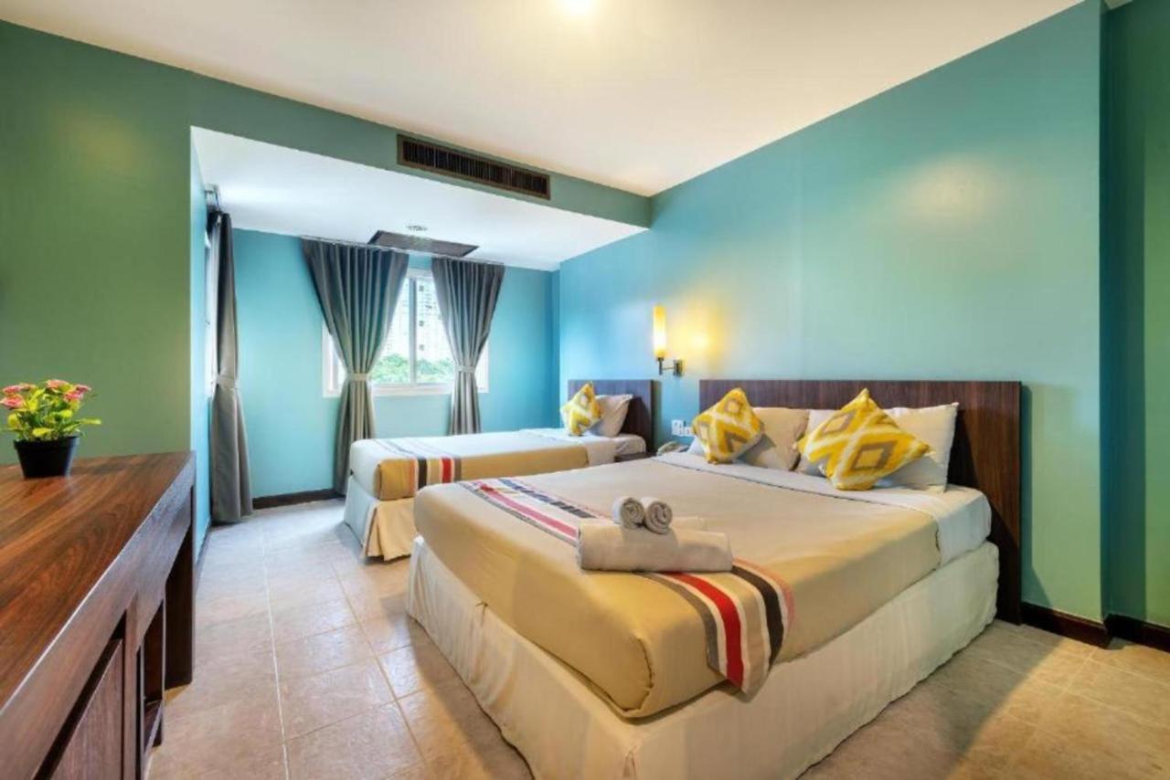 The Jomtien Twelve Hotel Exterior photo