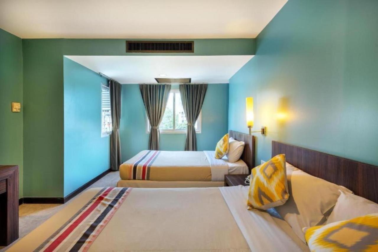 The Jomtien Twelve Hotel Exterior photo