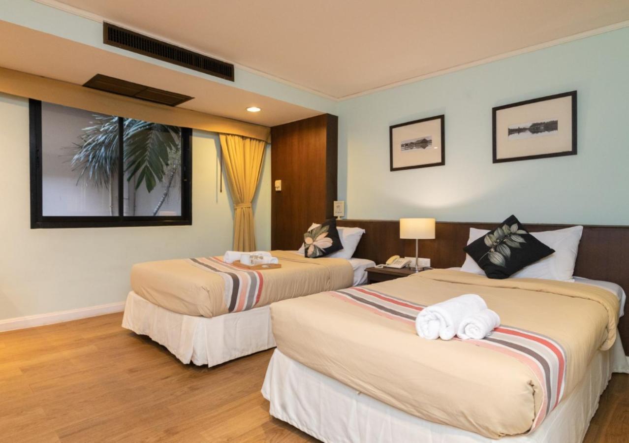 The Jomtien Twelve Hotel Exterior photo
