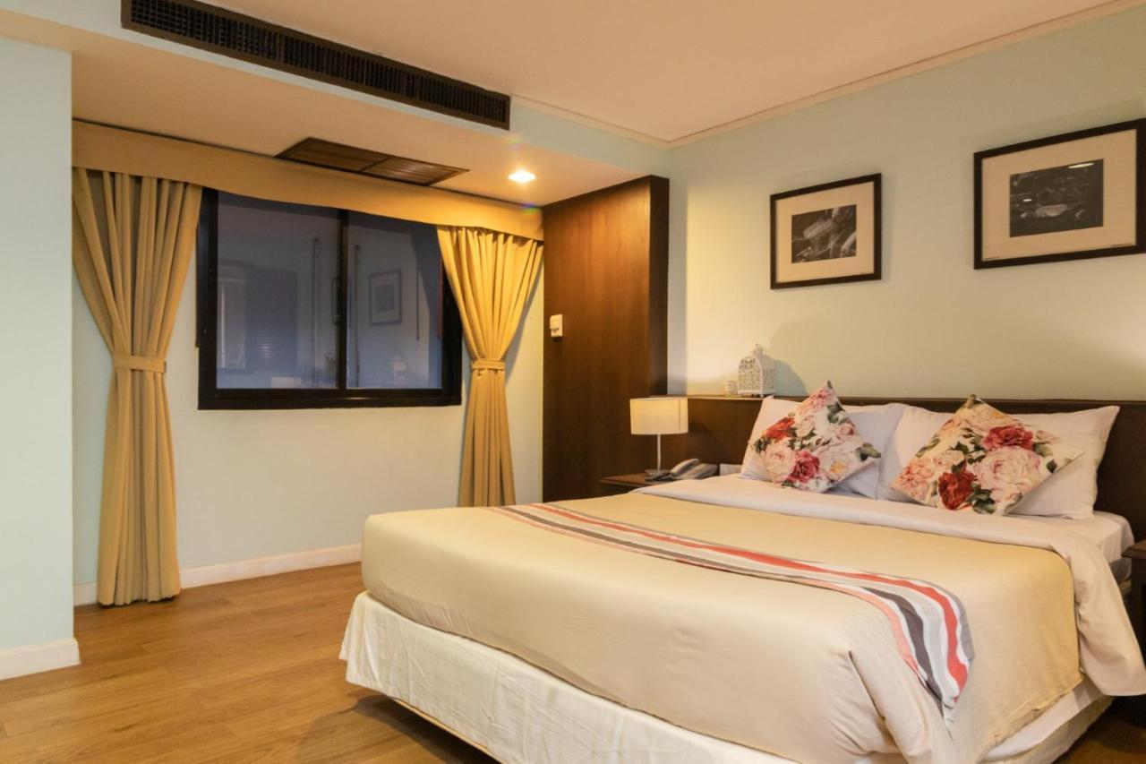 The Jomtien Twelve Hotel Exterior photo