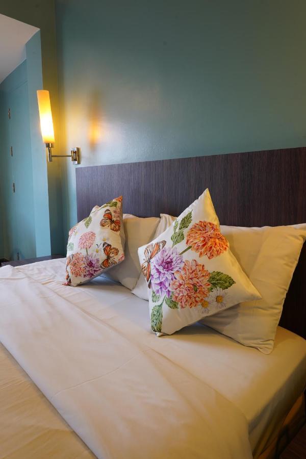 The Jomtien Twelve Hotel Exterior photo